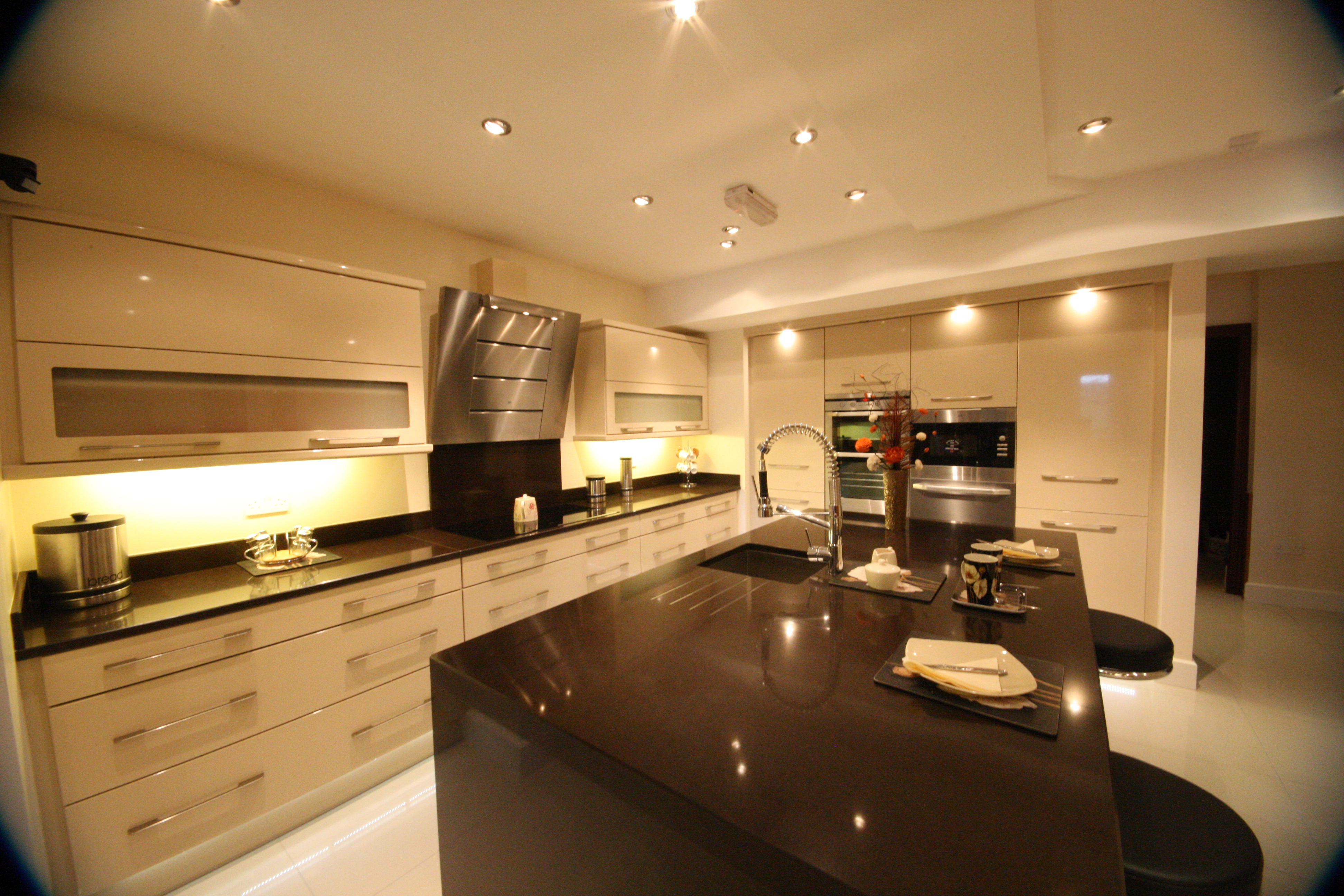 High gloss kitchen with Granite Island